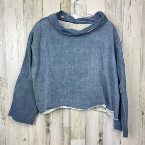 V/T distressed blue wash denim wide-neck raw hem oversized sweatshirt size small